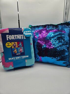 NWT Fortnite Silky Soft Warhol Throw Blanket & Reversible Sequin Pillow Set Gami